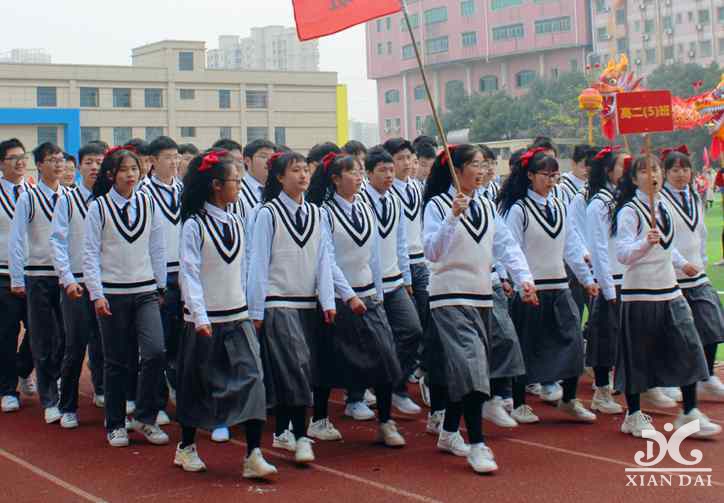 用#人间烟火定格照 看2020校运会集锦，不管定格到哪，可爱的孩子们都能扛得住！