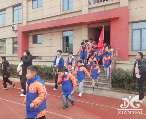 南昌现代外国语学?？埂拔藿疟尽毕烙笔枭⒀萘坊疃?>
                                    <div   id=